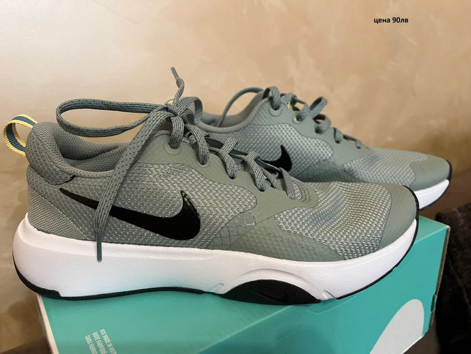 Дамски маратонки Nike