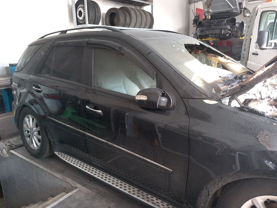 Мерцедес МЛ 320 на Части