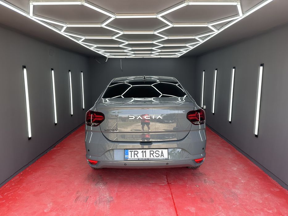 Montaj folie auto omologata rar, reparatii parbrize, polish faruri