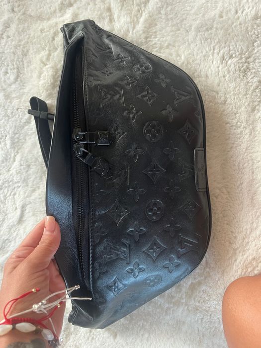 Чантичка Vuitton