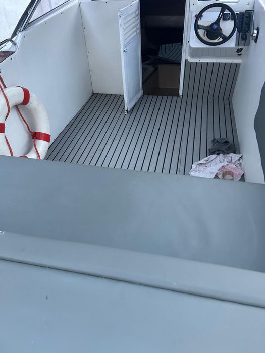 Vand barca cabinata