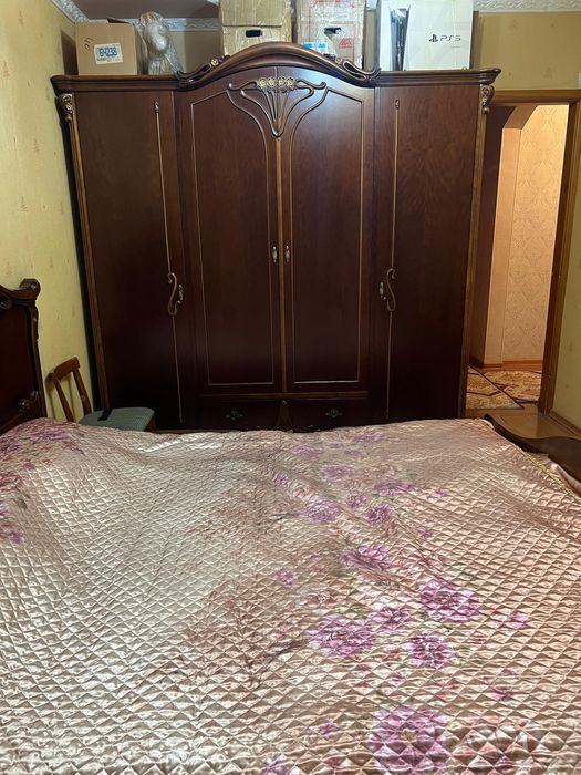 Спальный гарнитур