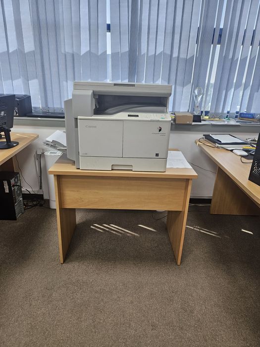 Офисный стол маленький