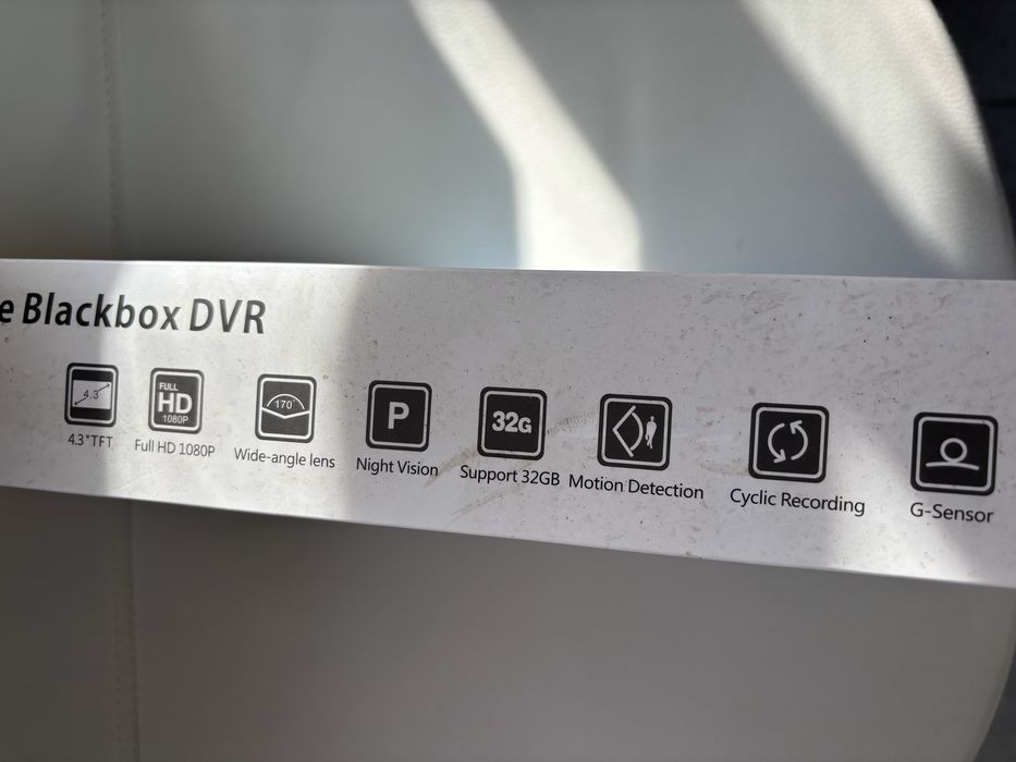 DVR  Огледало  за кола