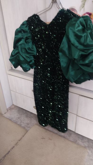 Продам  новогодние платья б|у