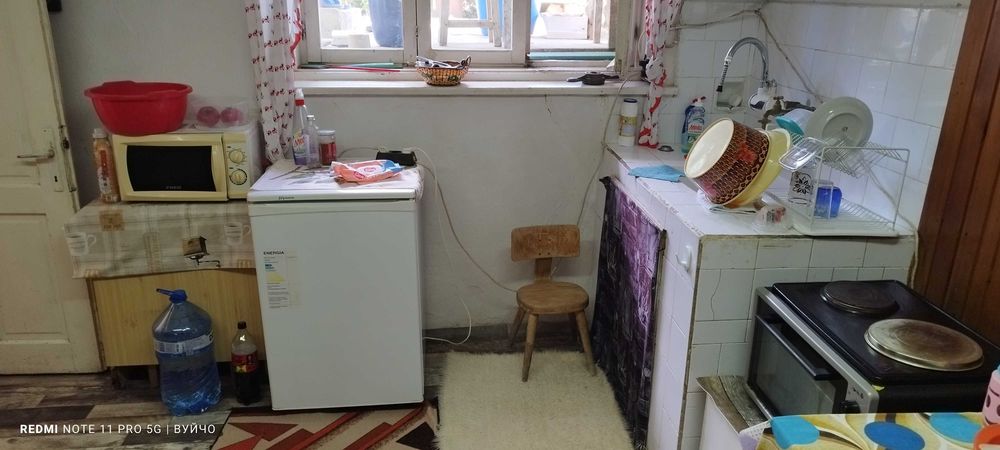 Продава се къща в с.Садовец-Плевенско .86 квадрата къща.На два етажа. Двор-560 кв.м.