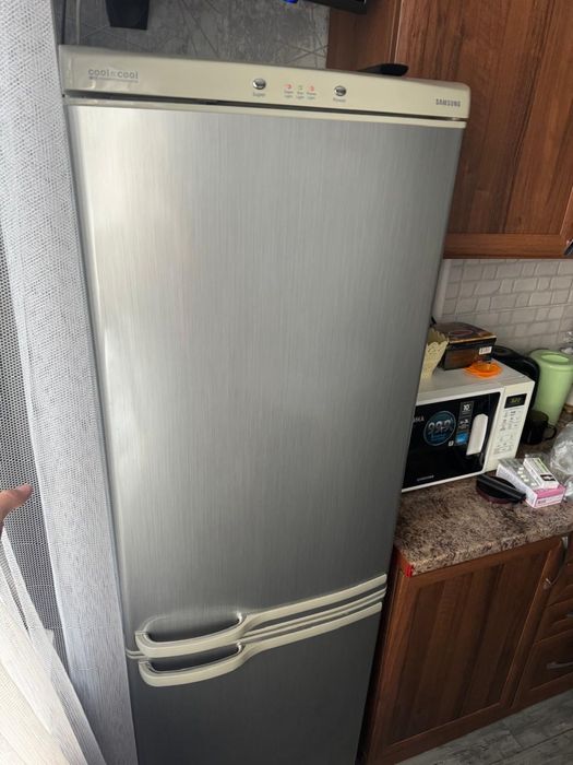 Холодильник LG продам