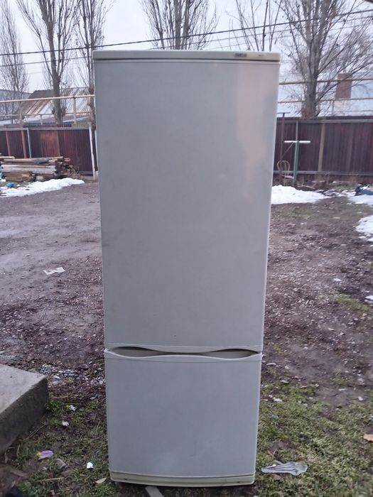 Холодильник продам