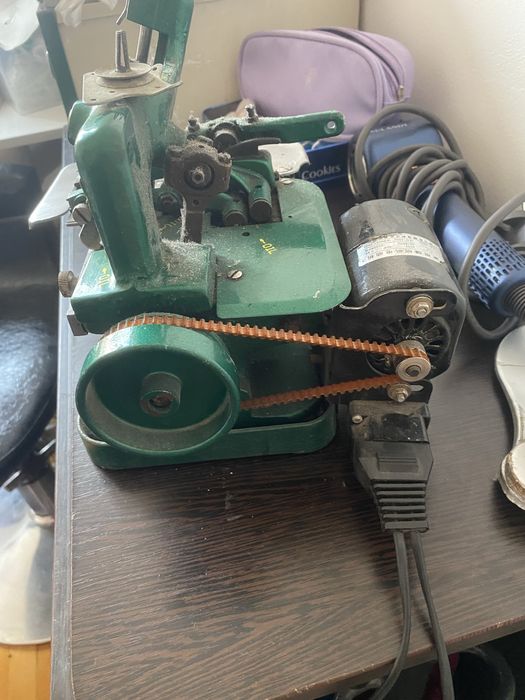 Оверлок не включаеться