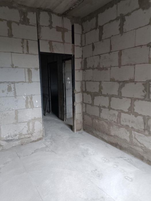 Тез ва арзон квартира сотилади