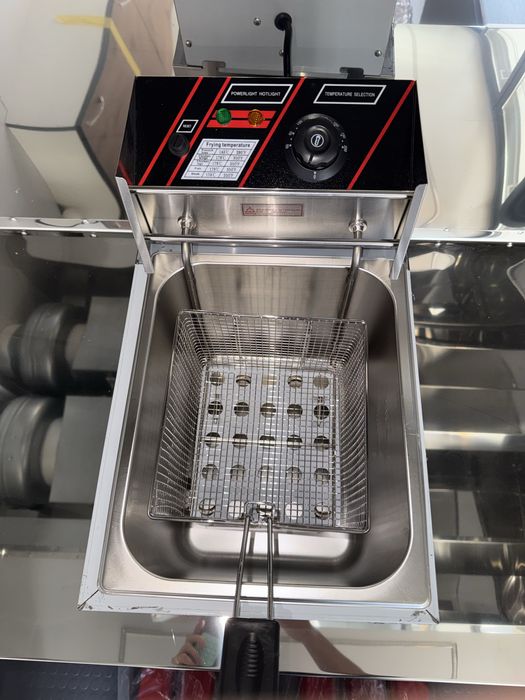 Тръговска каравана +Подарък! за бързо хранене 4-2-2.10м