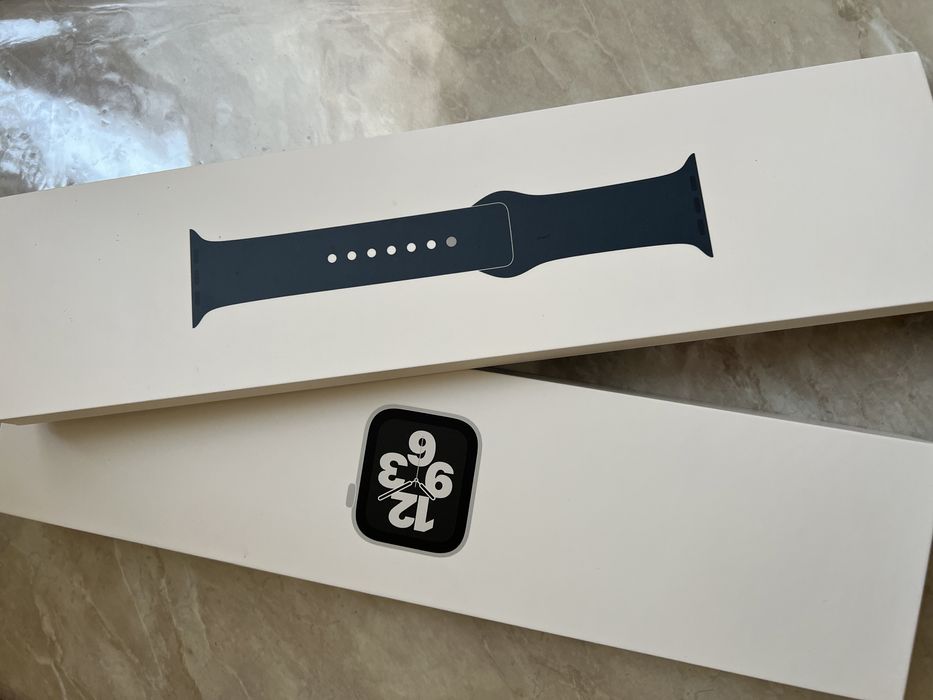 Часы Apple Watch SE 44mm