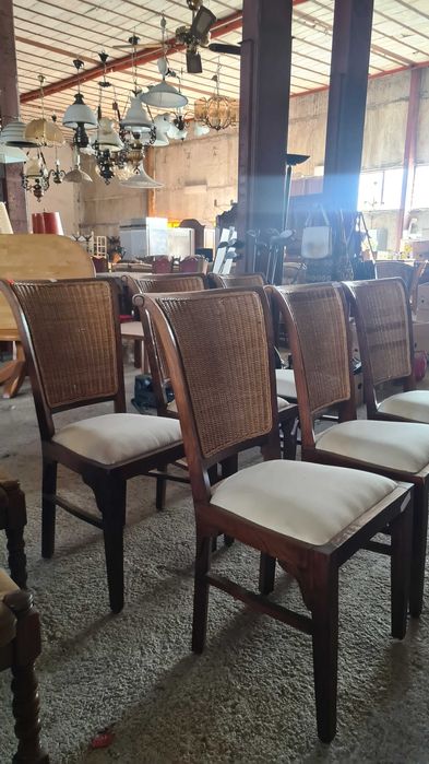 ретро столове с ратан и дамаска