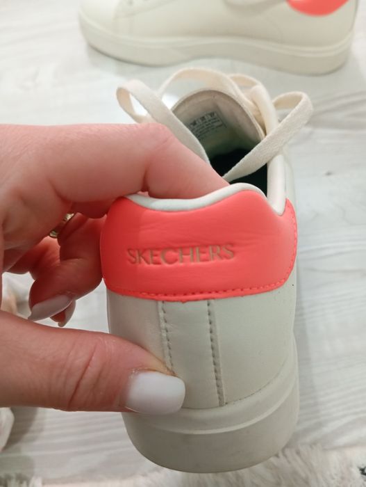 Skechers purtați de doua ori