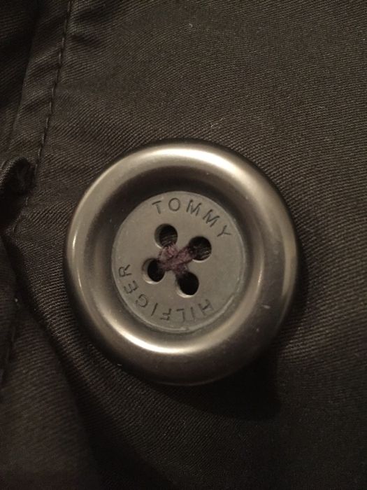 Тренчкот Tommy Hilfiger и сако Zara