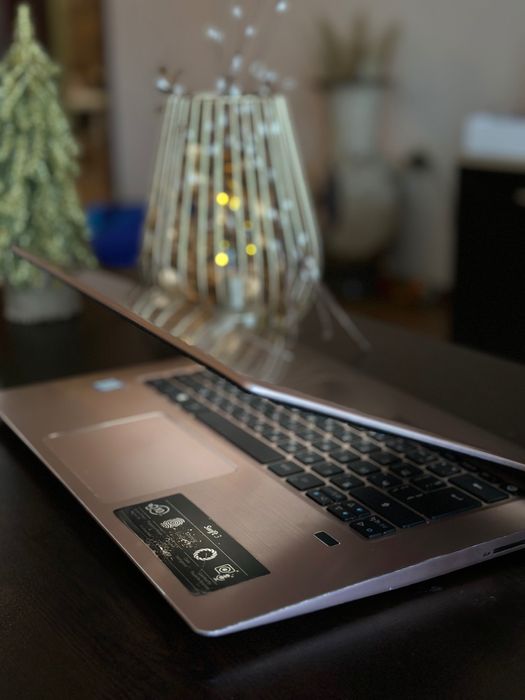 Лаптоп Acer Swift 3 - rose gold