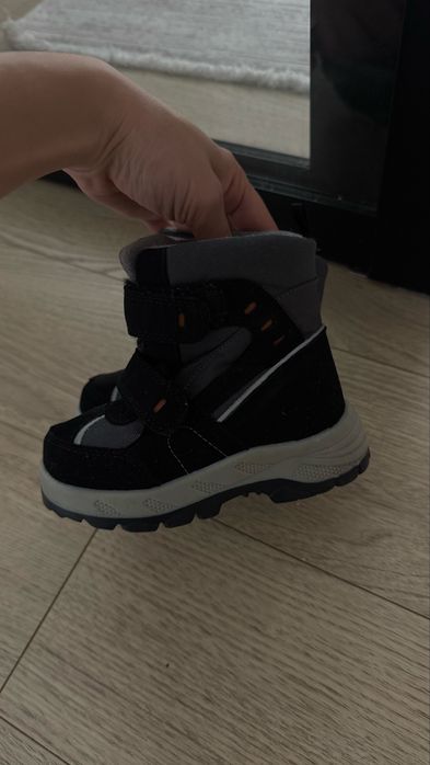 Ботинки 23 размер 4000 тенге