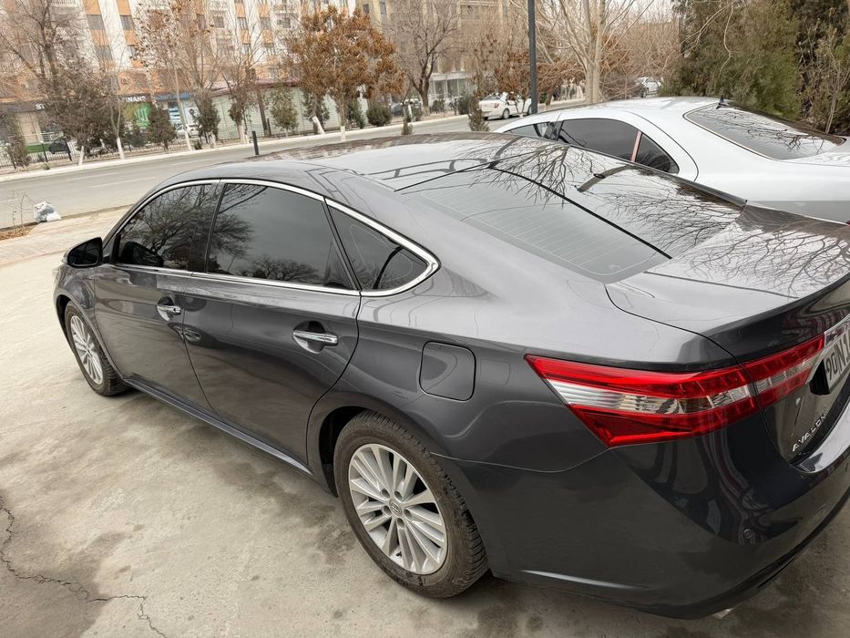 Тайота авалон сотилади