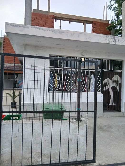 Дава се под наем Къща в с. Боянци, Област Пловдив - 240 кв.м за 110000 € - Снимка #2