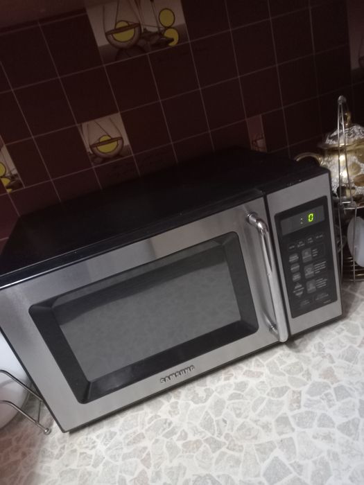 Микроволновая печь "Самсунг"