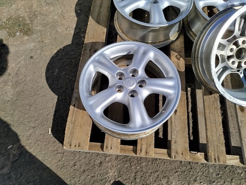 15 цола 5 х 100 мм Тойота Приус / Авенсис / Корола - 6 инча / ЕТ 39