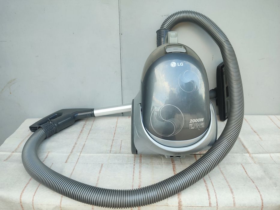 Пылесос LG 2000W
