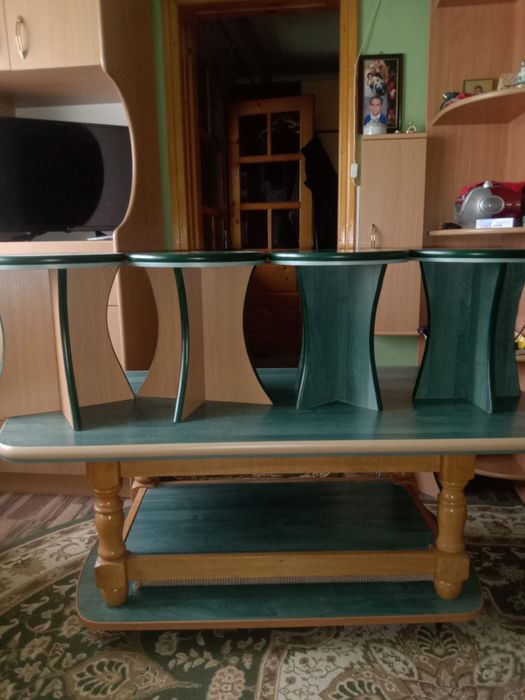 Masuta cu roti si 4 tabureti