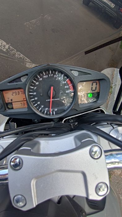 Motocicleta Suzuki GSR 600 - CarVertical