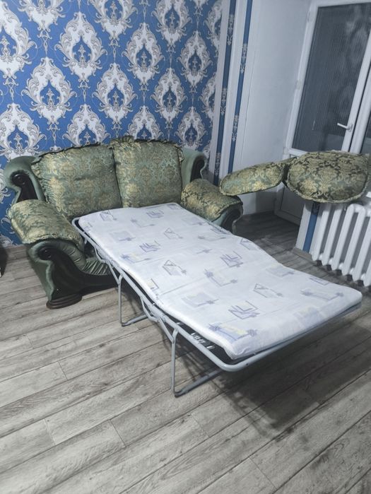 Продам диван срочно