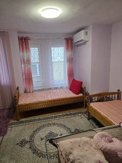 Продава се! Къща в Ботевград - център