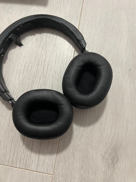 Headphones Audio-Technica ATH-SR5BT, Bluetooth, black.