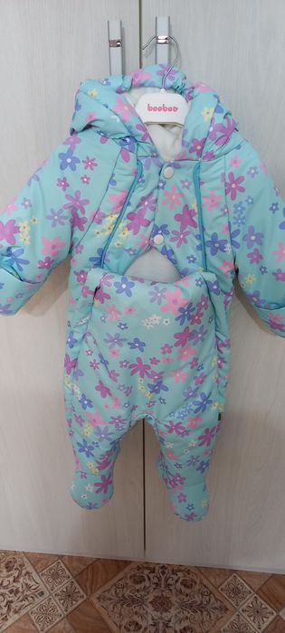 Продам зимний комбинезон на девочку