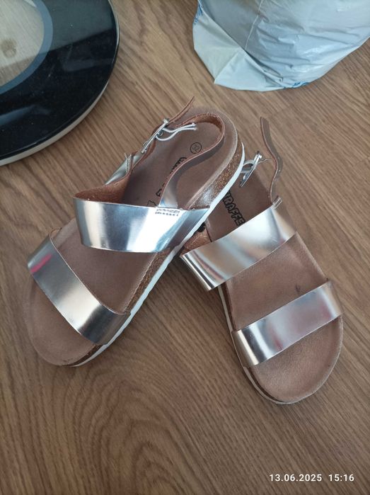 Нови Сандали 32н за момиче