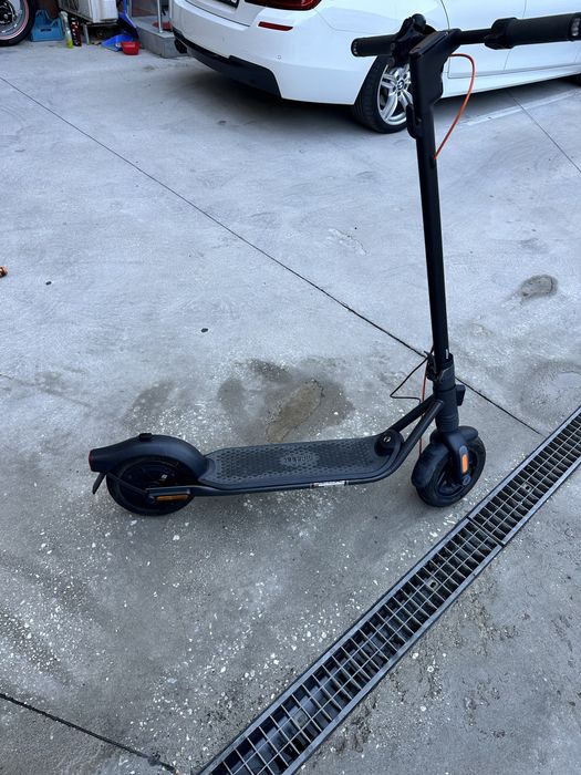 Електрическа тротинетка Segway Ninebot F2 Pro