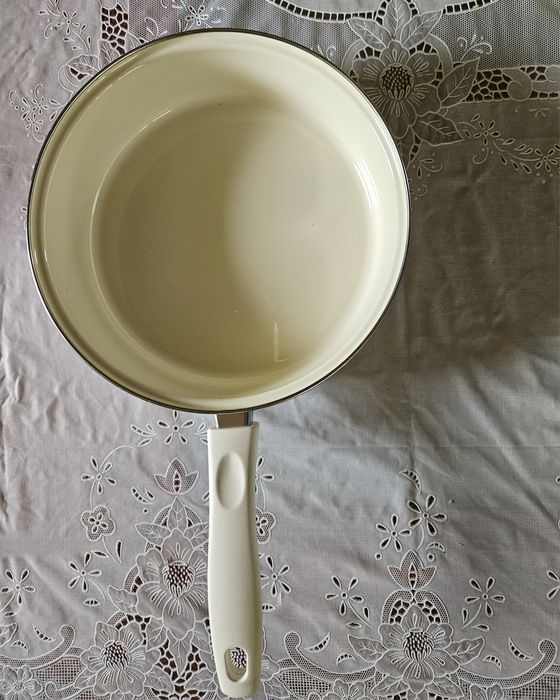 Качествен емайлиран тиган