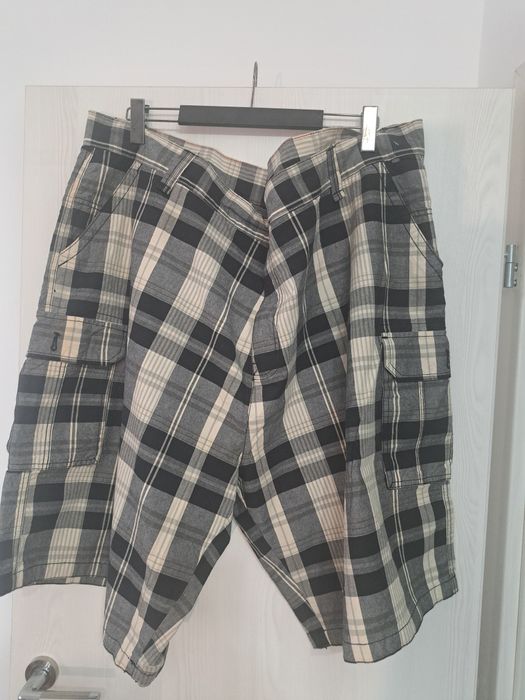 Pantaloni scurți  mas 54