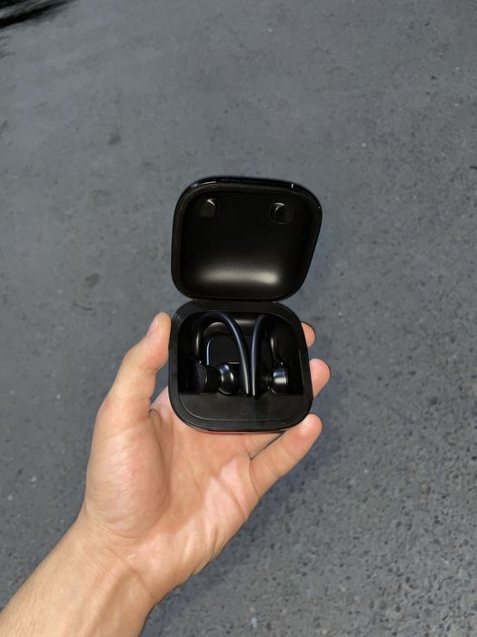 наушники power beats pro от apple в отличном состаянте