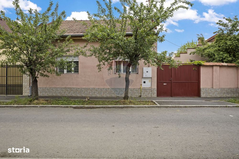 Casă De Vânzare În Zona Micalaca | 102 Mp Utili | Teren 302 Mp