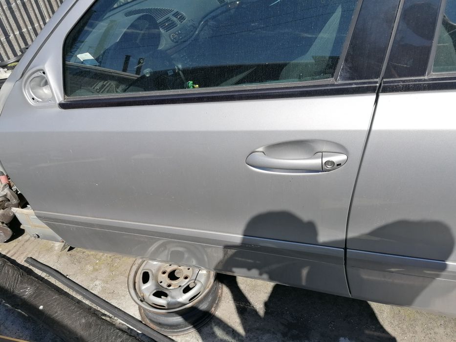 Ușă laterală stânga față  Mercedes E Class W211 lim. C744