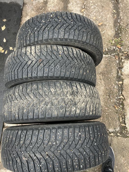 Продам шины 215.60 R17