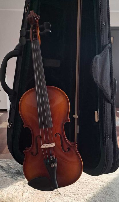 Vioară 1/4 și accesorii în stare foarte bună