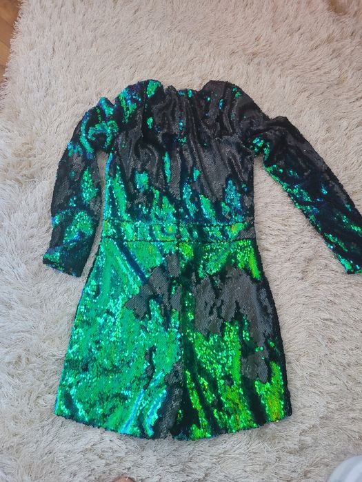 Superba salopeta din paiete!