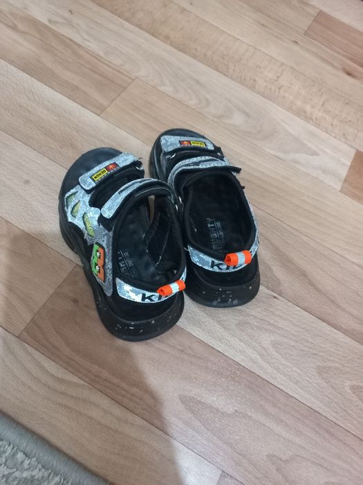 Сандальи детские