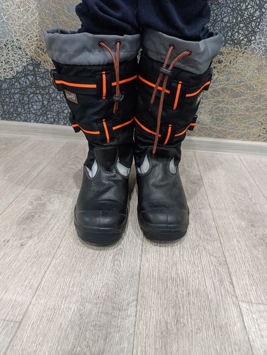 Продам зимние сапоги