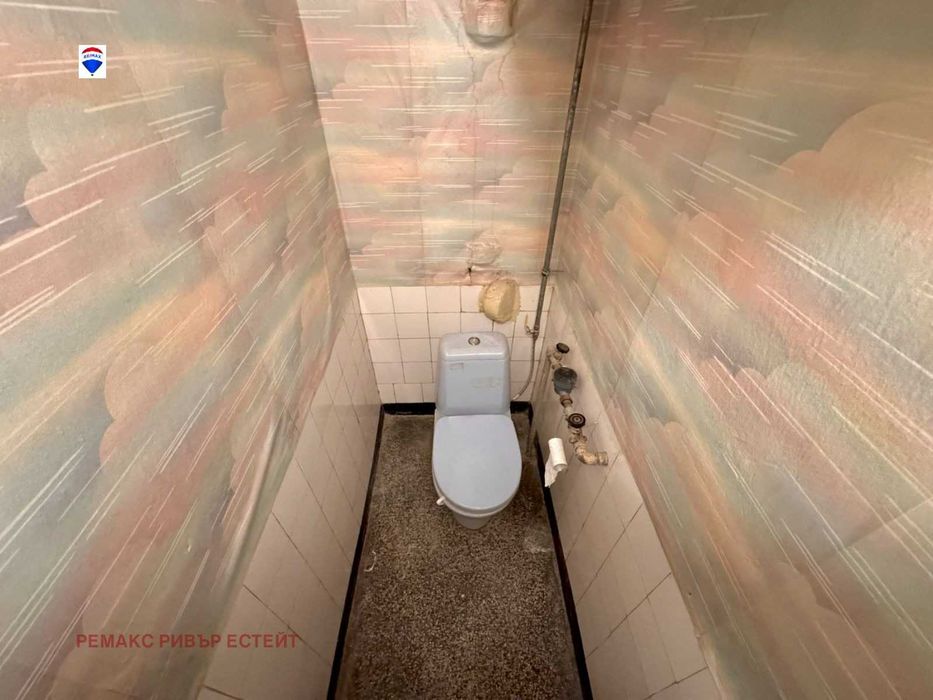 Продава се Двустаен апартамент в Русе, Център - 60 кв.м за 982 €/кв.м - Снимка #10