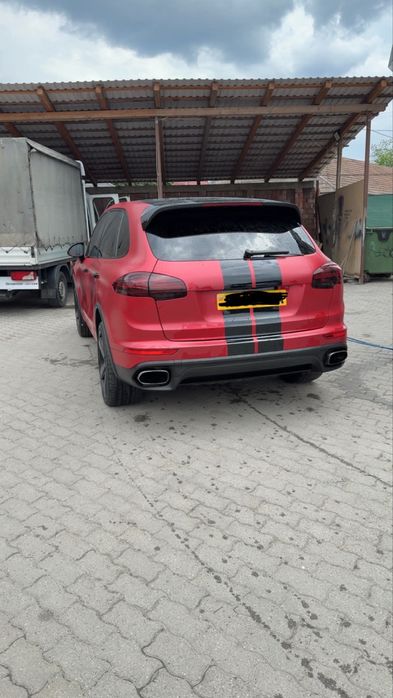 PORSCHE Cayenne 2016