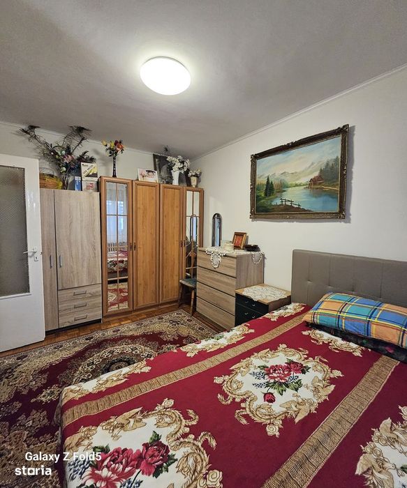 Apartament 2 camere – Str.  Splaiul Crisanei – 200 €/lună