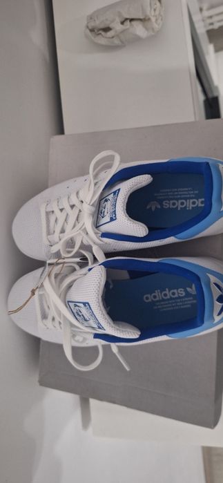 Adidasi marca Adidas originali Stan Smith mărimea 42 NOI în cutie etc;