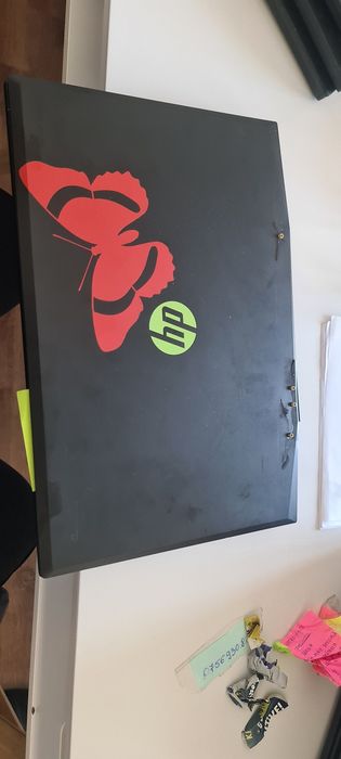 HP Pavilion Gaming 15-cx | i5-8300H | 8GB RAM | GTX 1050Ti 4GB | Defect carcasă spate
