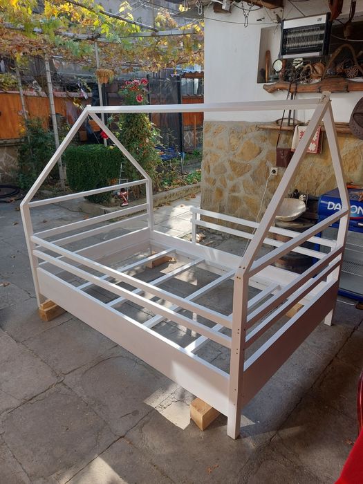 Детски легла от масив